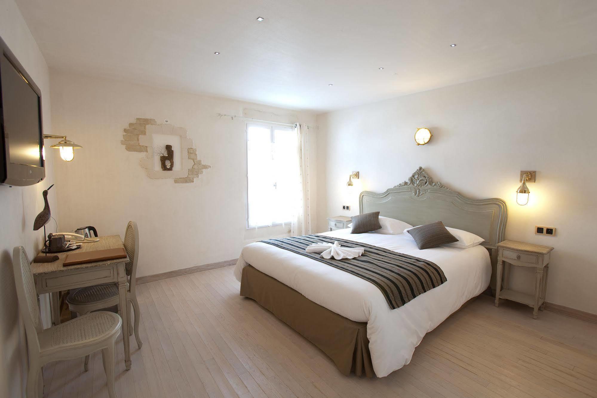 Chambre D'Hotes Hote Des Portes Ile De Re Les Portes-en-Re Exterior photo